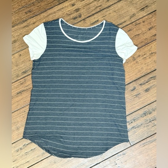 Lululemon Love crew Striped Gray and White Women's Top size 8 - Picture 1 of 5